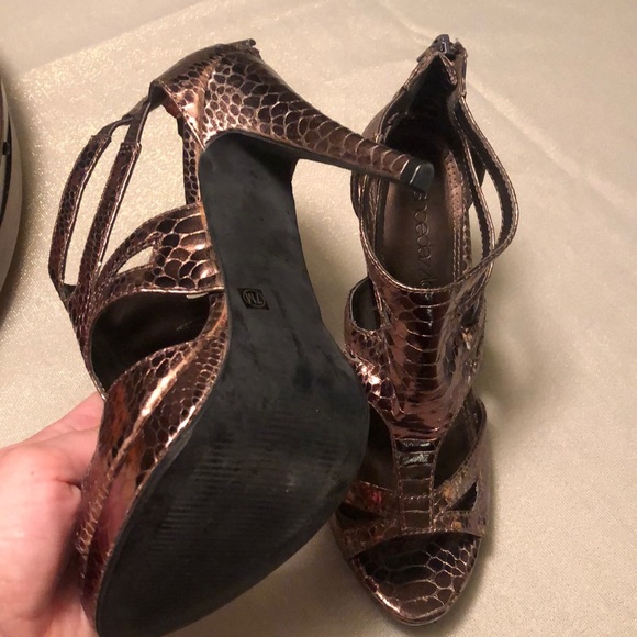 Shoe Dazzle metallic brown heels - Picture 3 of 5